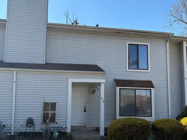 108 Aspen Ct, Marlton, NJ 08053