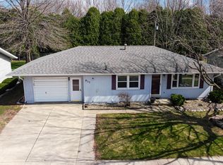 917 Albin Dr, La Porte, IN 46350