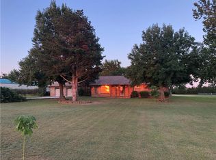 1216 S Spring Creek Dr, Mustang, OK 73064