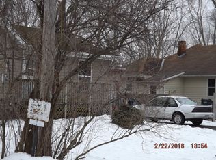 1215 Valley Ln, Green Bay, WI 54303