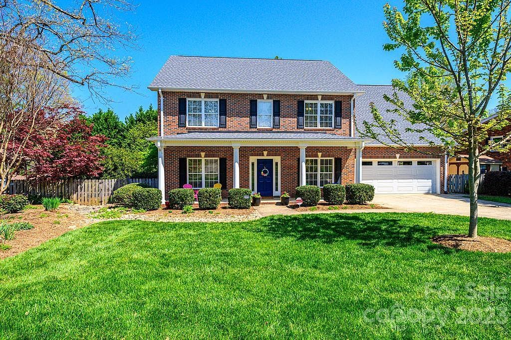 1016 15th Ave NW, Hickory, NC 28601 | Zillow