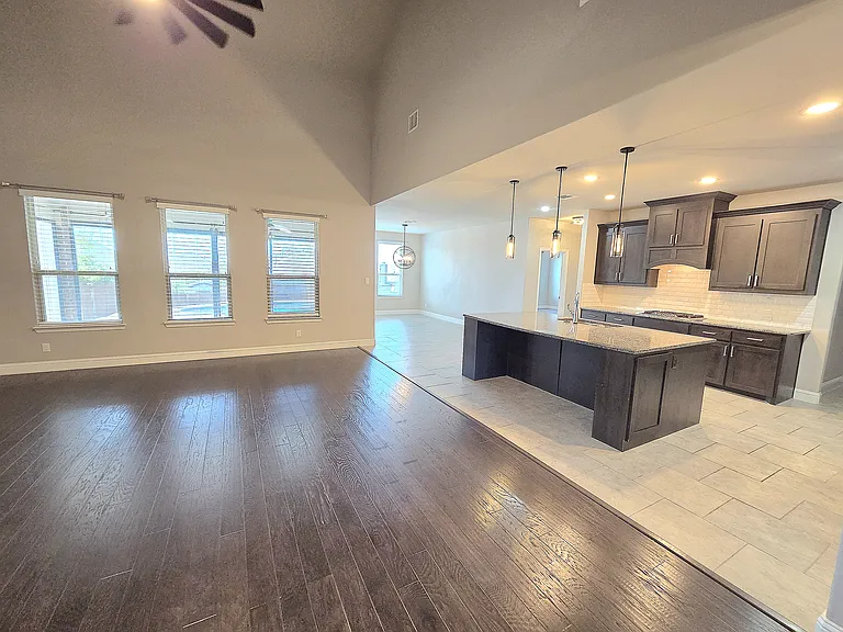 6916 Talon Dr — Photo 6