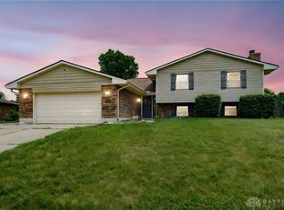 2021 Robinhood Dr, Miamisburg, OH 45342