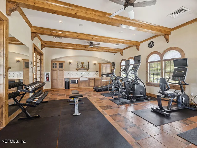470 Servia Dr — Photo 56