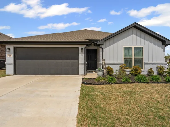 500 Adams Ct, Weatherford, TX 76085