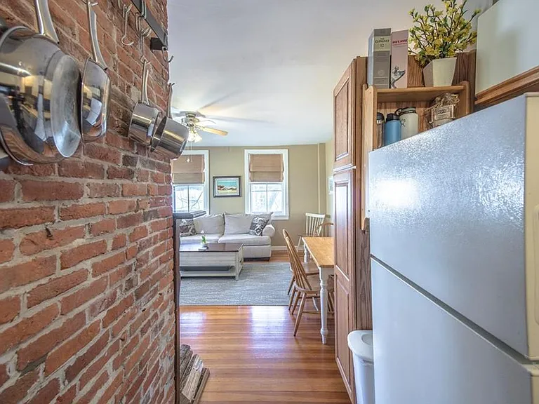 35 Pelham St #D1 — Photo 6