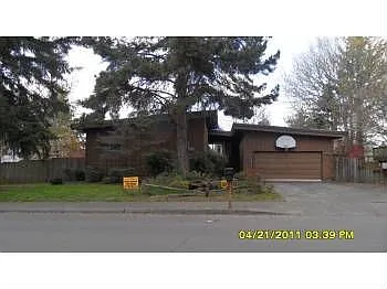 767 NW Darnielle St photo 1