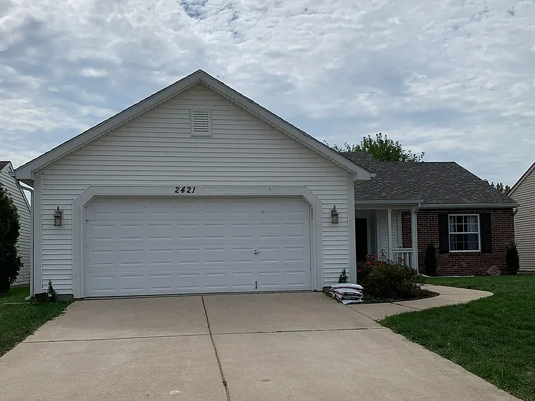 2421 Depauw Dr — Photo 1