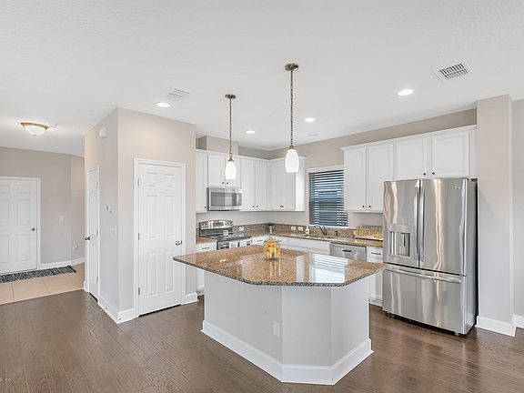 5th image of 335 Sanctuary Dr