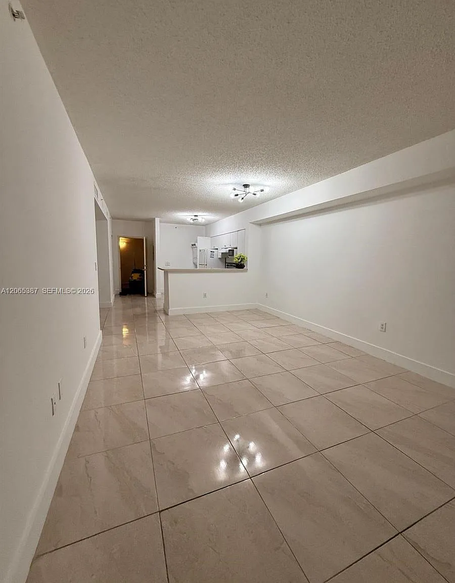 Blue Lagoon Condo — Photo 4