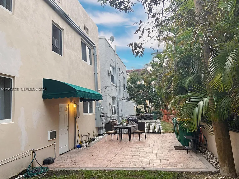 115 Menores Ave #3 — Photo 7