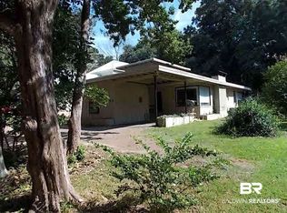 560 Johnson Ave, Fairhope, AL 36532