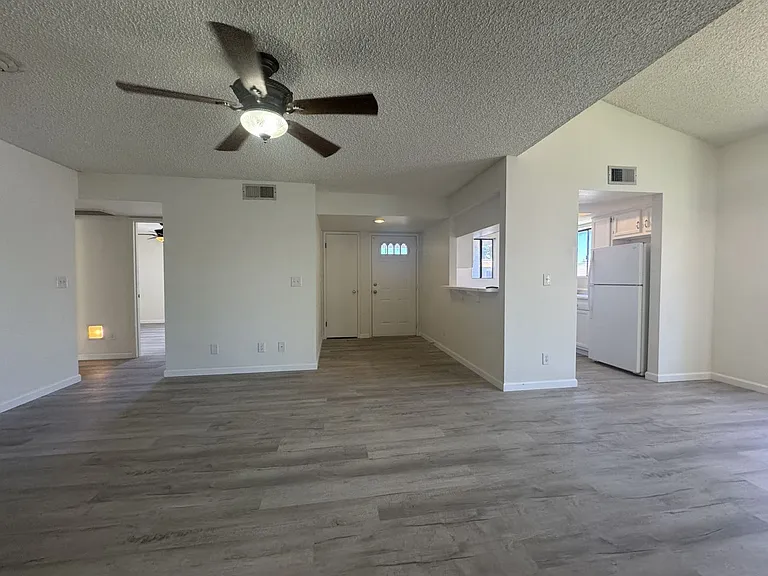 850 S River Dr — Photo 10