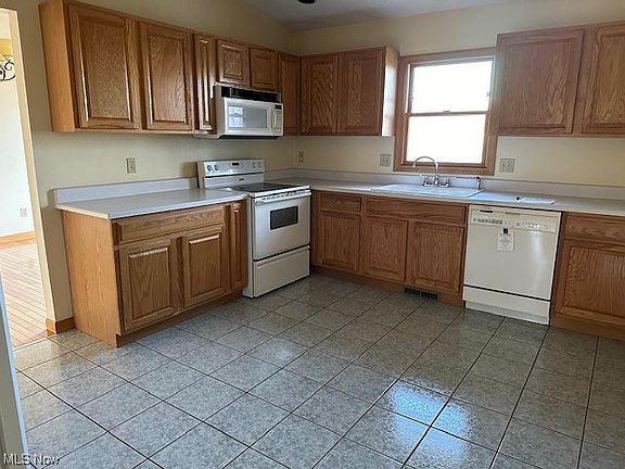 4th image of 139 Toni Ln