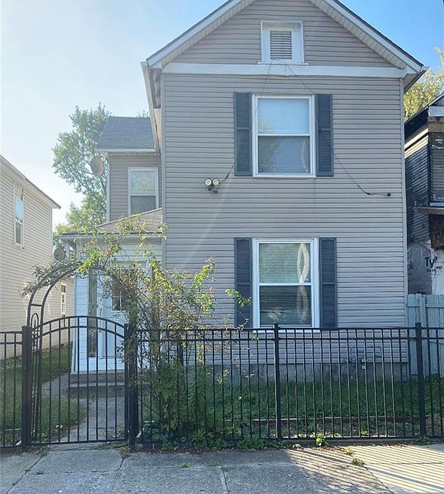 1st image of 121 Milton St