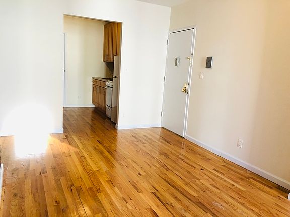 2nd image of 425 E 114th St #4A