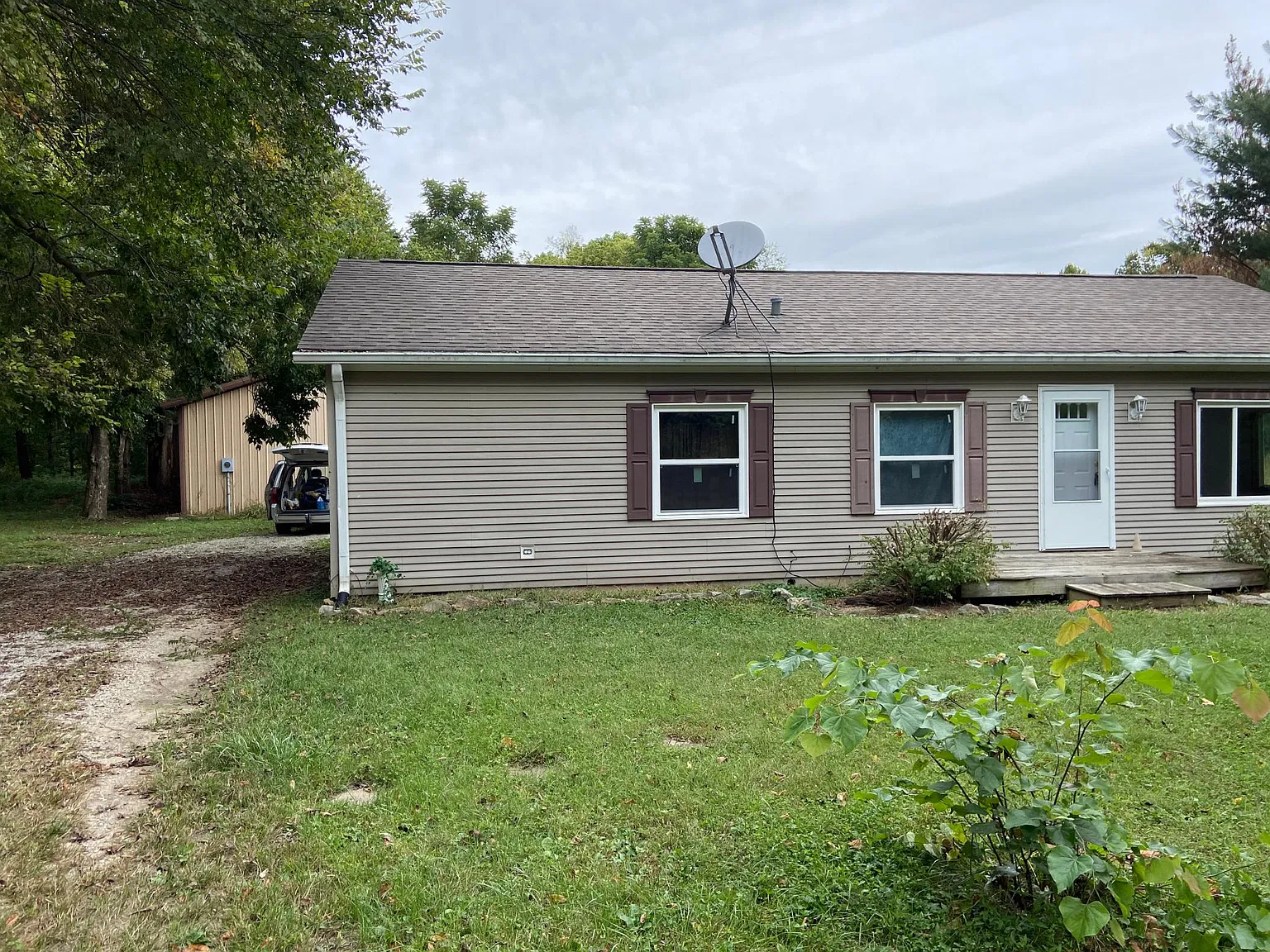 3 bed, 1200 sqft, $1,200 — Photo 2