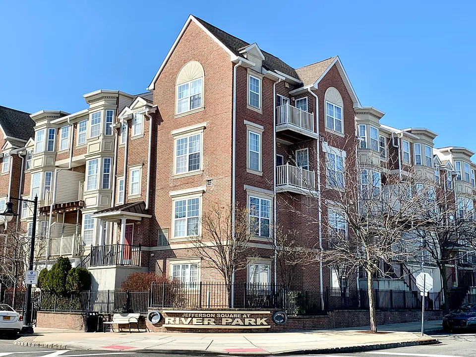 200 Dey St #247