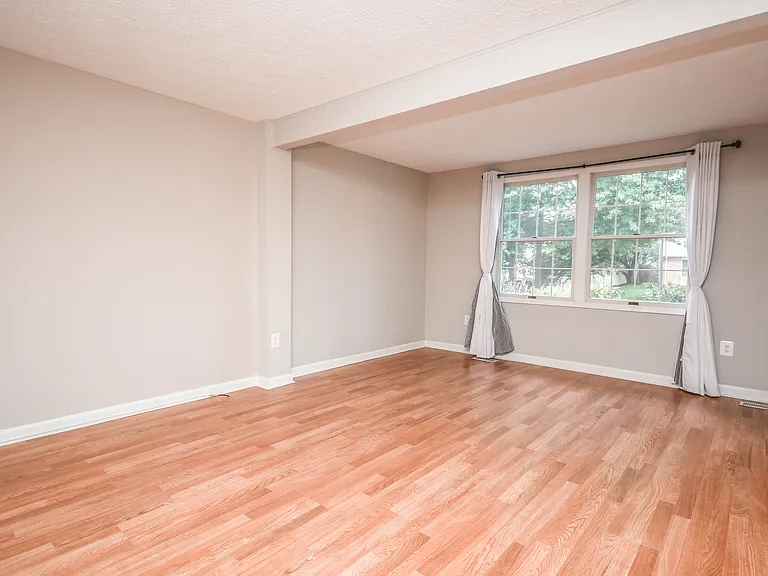27 Cross Country Ct — Photo 4
