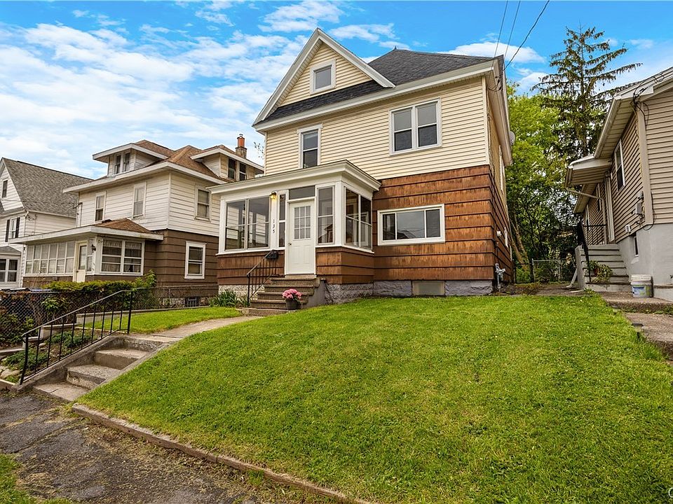1st image of 135 Ashdale Ave