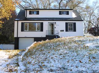 6525 N 40th St, Omaha, NE 68112