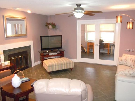 3rd image of 910 Highlands Blvd