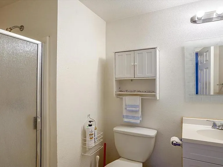 1 bedroom 1 bathroom suite with own kitchen and entrance