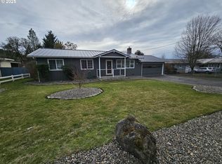 581 NE Newton Creek Dr, Roseburg, OR