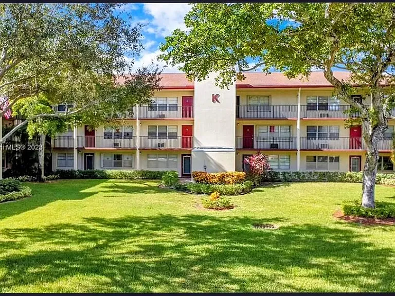 100 SW 132nd Way #109K — Photo 11