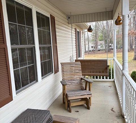 5th image of 1012 Iroquois Ln