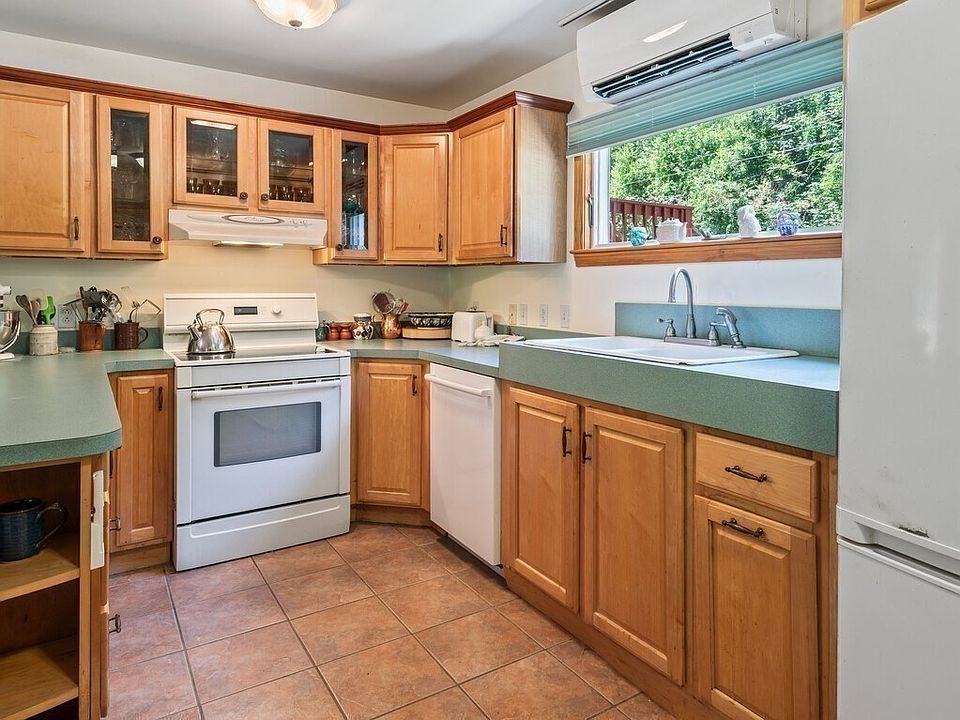 1st image of 189 Maple Ave