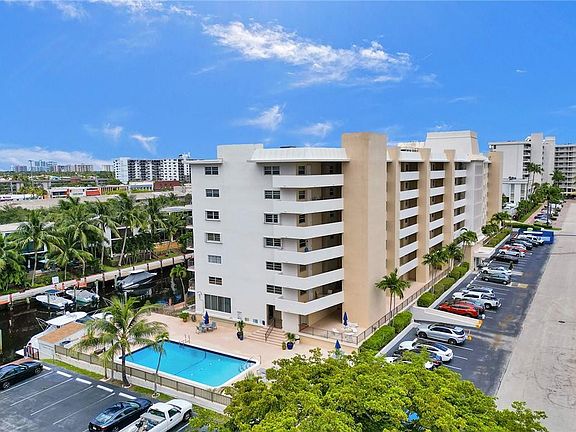 2nd image of 3051 NE 48th Street #309