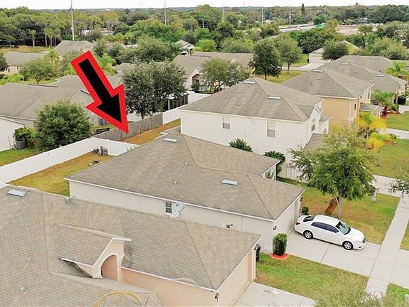 4th image of 8429 Carriage Pointe Dr