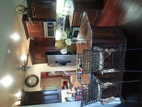 3rd image of 1309 Saddle Rock Dr