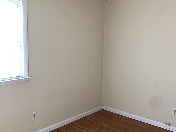 5th image of 1827 Bandera Dr