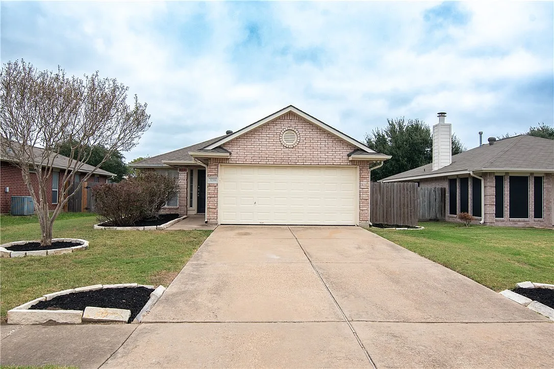 3 bed, 1174 sqft, $1,800 — Photo 4
