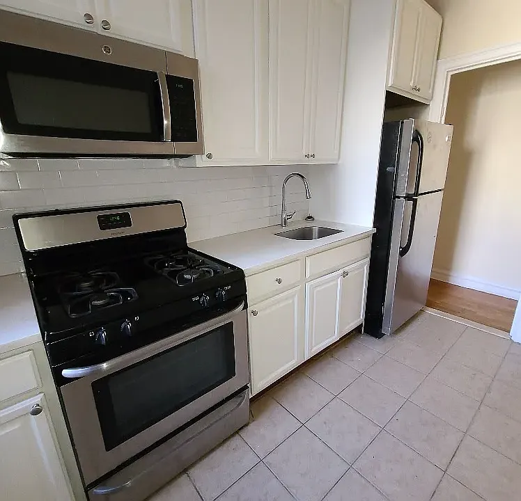 250 Crown St #8