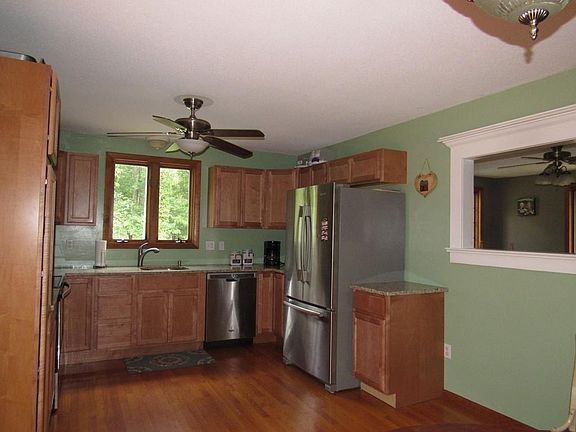 3rd image of 75 Hill St