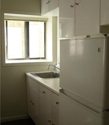 4th image of 221 E 33rd St APT 4B