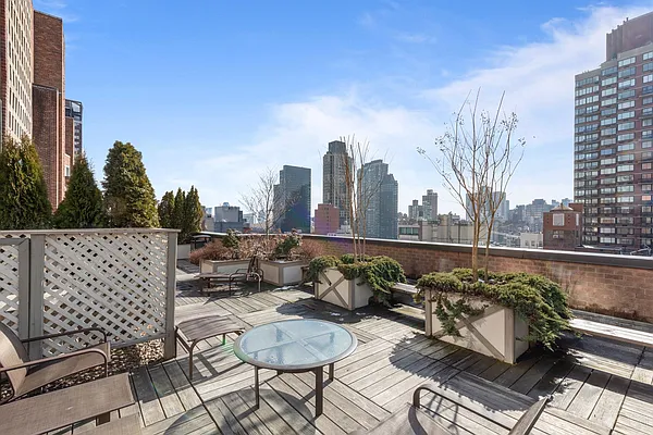 Sold by Halstead Real Estate | media 8