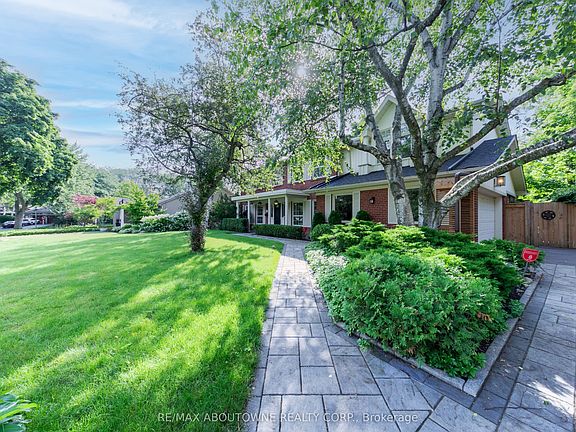 2nd image of 1290 Braeside Dr