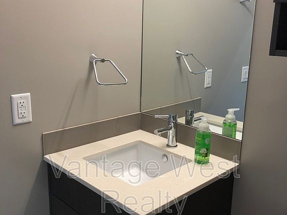 4th image of 925 Leon Ave #330