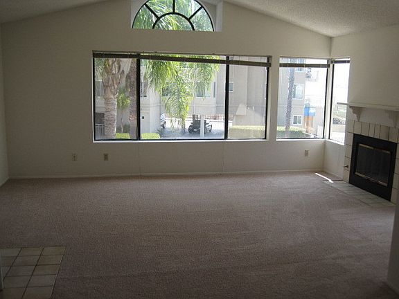 4th image of 3862 Lamont St #2