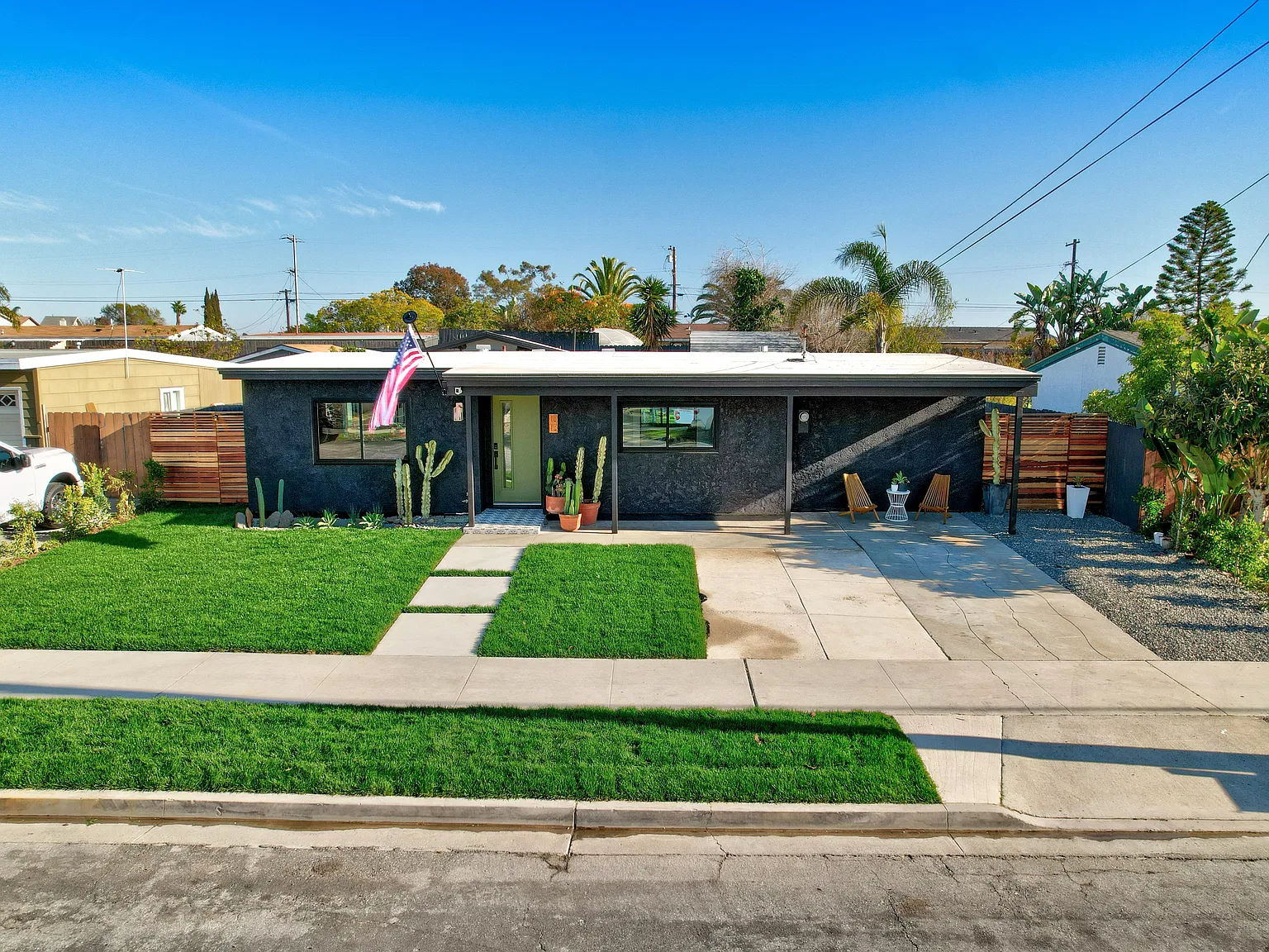 1013 Santa Anita St — Photo 1