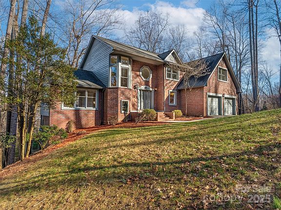 3rd image of 214 Blake Mountain Cir