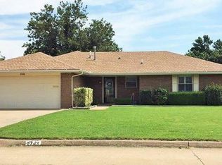 2743 Sunnybrook Ln, Enid, OK 73703