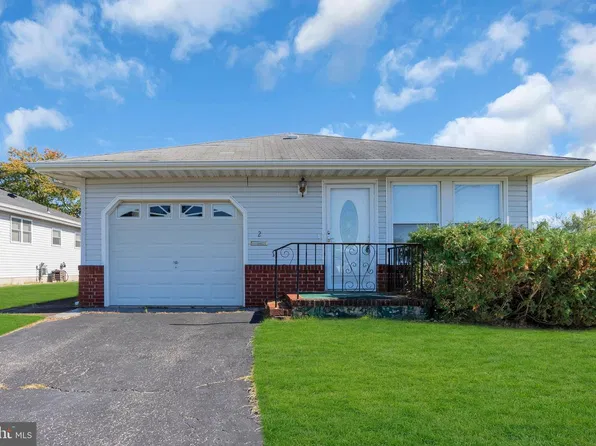 2 Leeward St, Toms River, NJ 08757