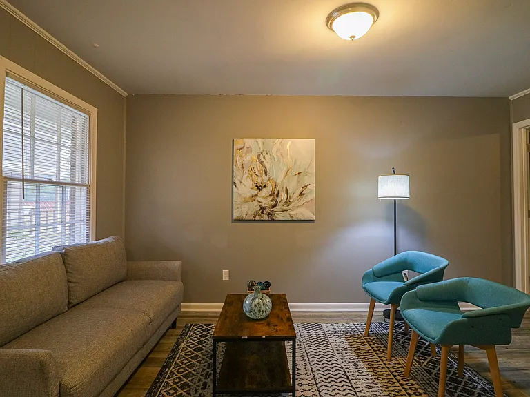 222 Pekin St #B — Photo 5