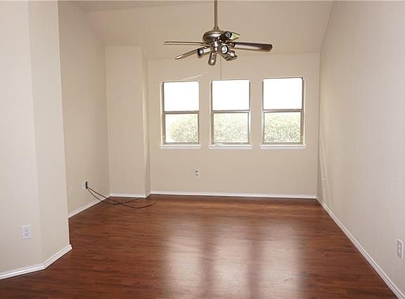 4th image of 409 Cypress Hill Dr