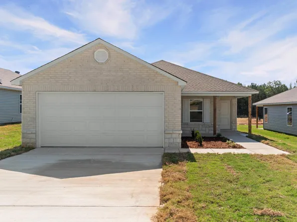 8025 Chesapeake Trl, Bauxite, AR 72011
